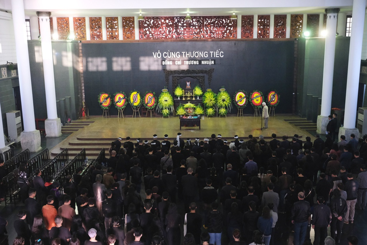 Xuân Bắc, Vân Dung và đông đảo nghệ sĩ tiễn đưa Trương Nhuận - 1