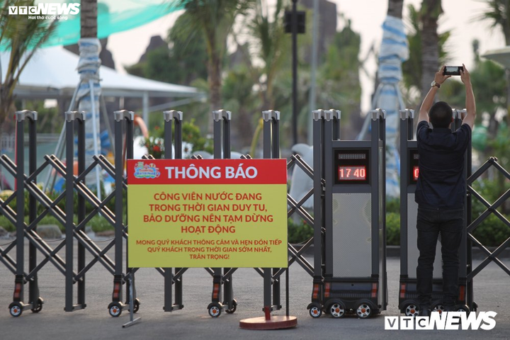 Ảnh: Công viên nước hơn 200 tỷ đồng hiện đại bậc nhất Thủ đô bị san phẳng - 10