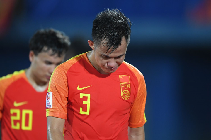 Thất bại toàn diện ở U23 châu Á, cầu thủ U23 Trung Quốc ôm mặt khóc - 3