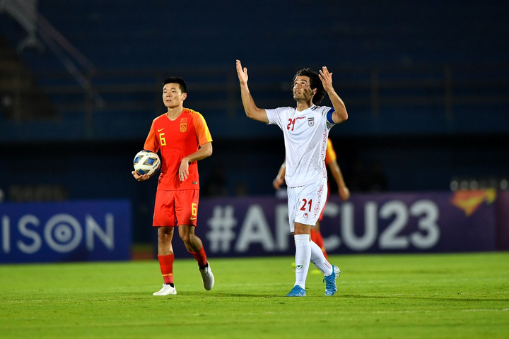 Thất bại toàn diện ở U23 châu Á, cầu thủ U23 Trung Quốc ôm mặt khóc - 4