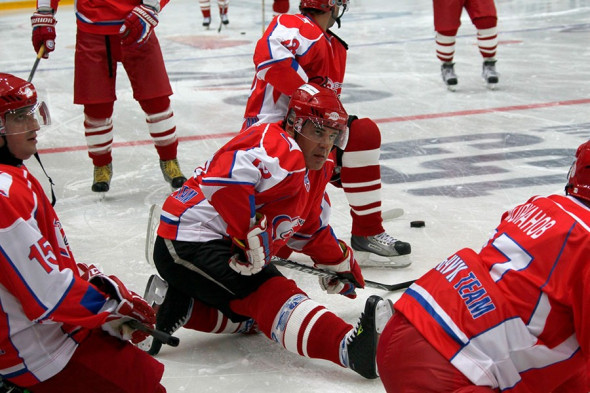 ‘Nghiêm khắc với bản thân và cấp dưới’: Chân dung người được ông Putin đề cử làm Thủ tướng Nga - 6