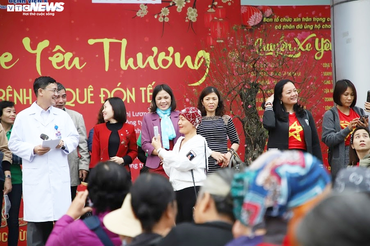 ‘Chuyến xe yêu thương’ đưa hơn 300 bệnh nhân ung thư và người nhà về quê ăn Tết - 3