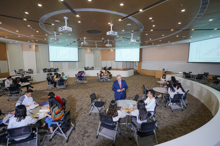 Hiệu trưởng Đại học VinUni là ai? - 8