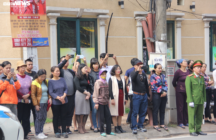 Ảnh: Người thân, chiến sĩ khóc nghẹn tiễn đưa 3 liệt sĩ hy sinh ở Đồng Tâm về nơi an nghỉ cuối cùng - 15