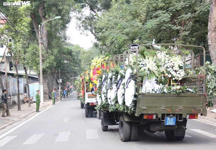 Ảnh: Người thân, chiến sĩ khóc nghẹn tiễn đưa 3 liệt sĩ hy sinh ở Đồng Tâm về nơi an nghỉ cuối cùng - 18