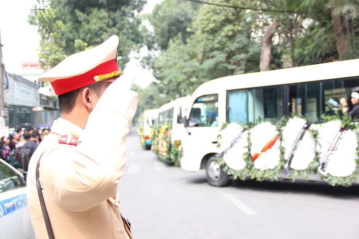 Ảnh: Người thân, chiến sĩ khóc nghẹn tiễn đưa 3 liệt sĩ hy sinh ở Đồng Tâm về nơi an nghỉ cuối cùng - 19