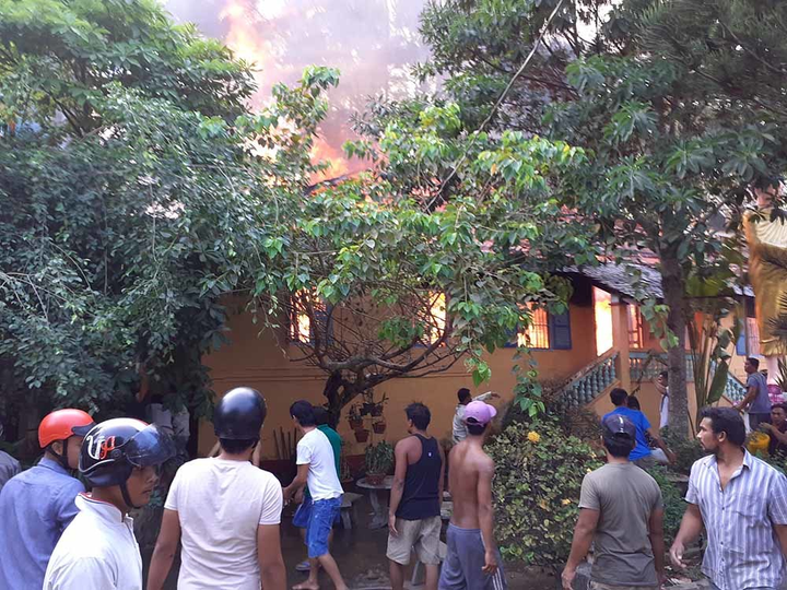 'Bà hỏa' thiêu rụi tăng xá nghìn năm tuổi của chùa cổ miền Tây - 2