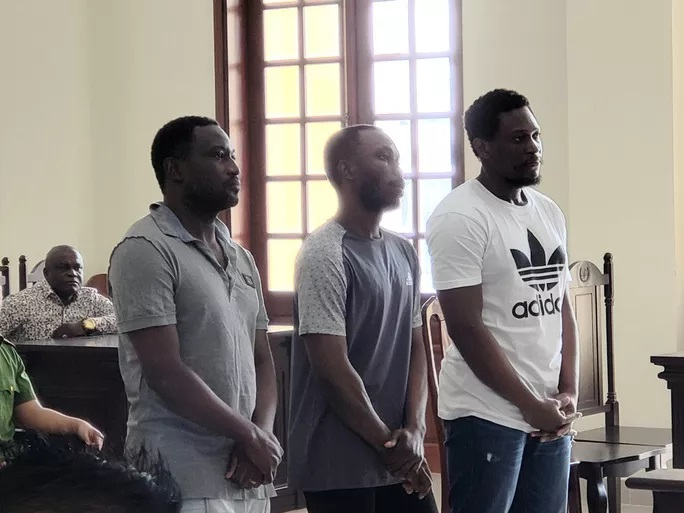 Cựu cầu thủ V-League tham gia đường dây lừa đảo 'quý bà' - 2