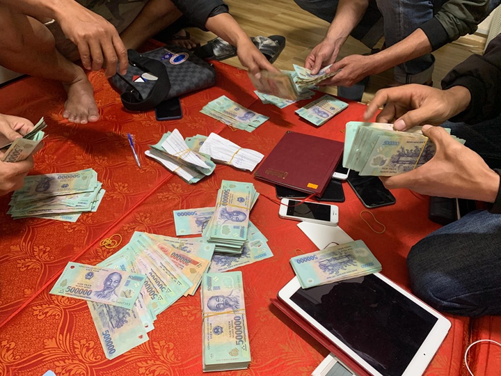 Triệt phá đường dây lô đề, cá độ giao dịch gần 10 tỷ đồng mỗi tháng - 2