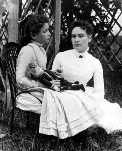 Hành trình đi tìm 'con chữ' của người phụ nữ bị khiếm thính và khiếm thị đầu tiên đỗ đại học - 2