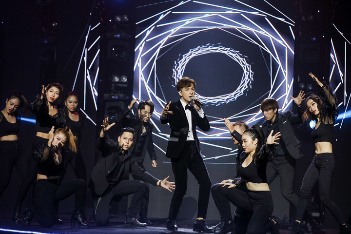 Kim Lý hộ tống Hồ Ngọc Hà, Chi Pu hở bạo 'chặt chém' dàn mỹ nhân trên thảm đỏ - 17