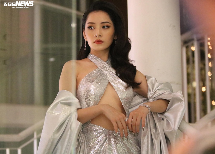 Kim Lý hộ tống Hồ Ngọc Hà, Chi Pu hở bạo 'chặt chém' dàn mỹ nhân trên thảm đỏ - 4