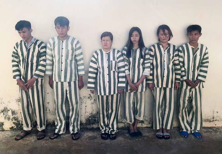 Bắt nhóm móc túi liên tỉnh chuyên 'hành nghề' ở trung tâm thương mại - 1