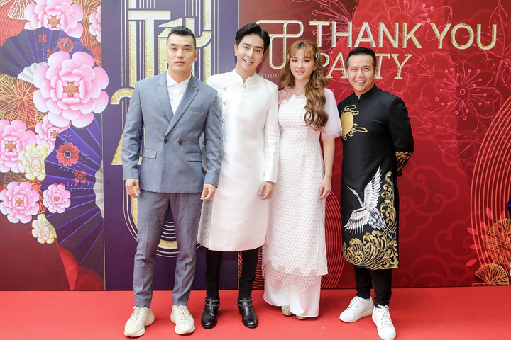 Hồ Ngọc Hà diện áo dài dịu dàng, trổ tài hát loto bằng tiếng Thái - 7