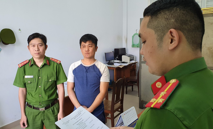 Khởi tố tài xế uống rượu bia say, chạy xe máy tông chết 2 người - 1