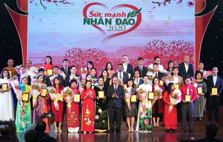 Thủ tướng: 'Hãy trao yêu thương để nhận về hạnh phúc' - 2