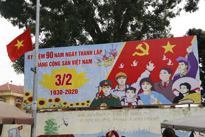 Người dân Đồng Tâm trưng đào, quất hối hả chuẩn bị đón Tết - 11