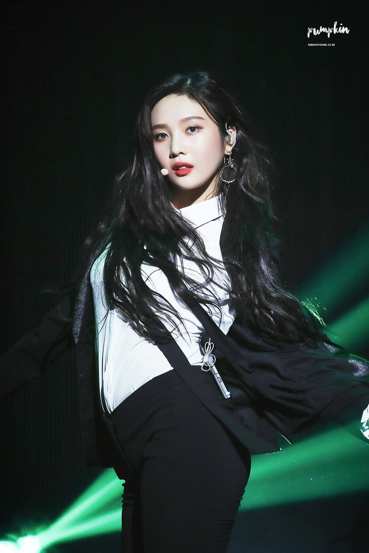 Hoa hậu Trương Tử Lâm, Marian Rivera và những mỹ nhân châu Á tuổi Tý gây sốt mạng xã hội - 17