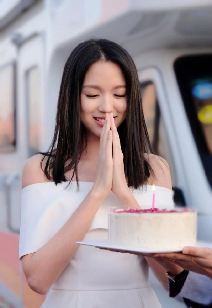 Hoa hậu Trương Tử Lâm, Marian Rivera và những mỹ nhân châu Á tuổi Tý gây sốt mạng xã hội - 3