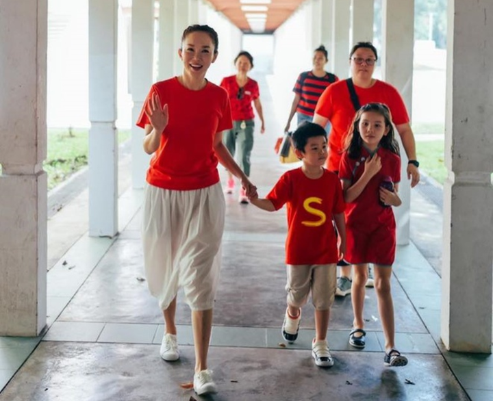 Sắc vóc trẻ trung tuổi 49 của 'Tiểu Long Nữ' Phạm Văn Phương - 1