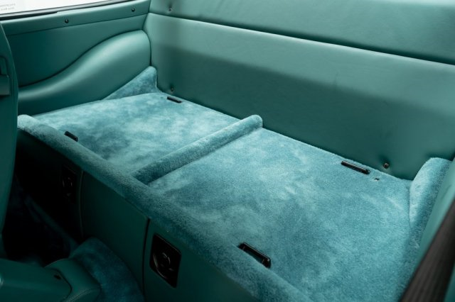 Porsche 993 Turbo S đời 1997 độc nhất được rao bán gần 1 triệu USD - 9