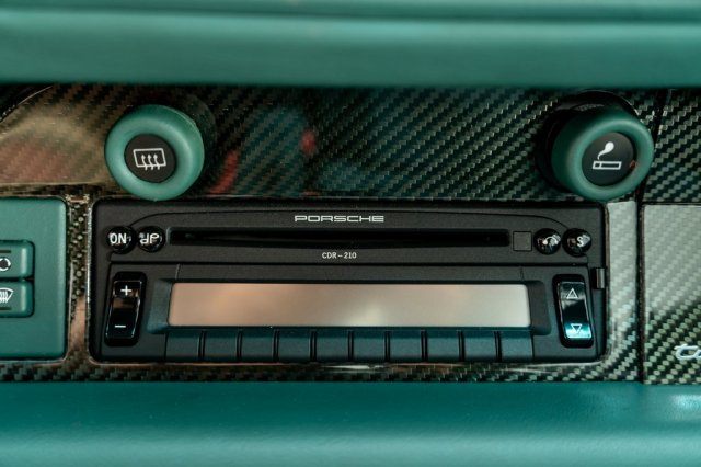 Porsche 993 Turbo S đời 1997 độc nhất được rao bán gần 1 triệu USD - 12