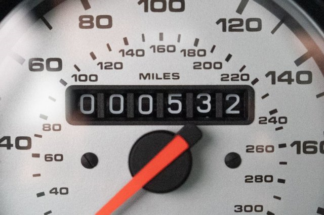 Porsche 993 Turbo S đời 1997 độc nhất được rao bán gần 1 triệu USD - 3