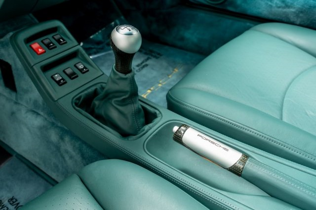 Porsche 993 Turbo S đời 1997 độc nhất được rao bán gần 1 triệu USD - 10