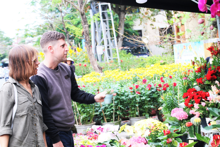 Trăm hoa khoe sắc Xuân giữa lòng phố cổ Hội An - 9