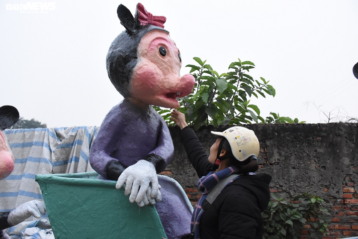 Độc đáo 'gia đình chuột' khổng lồ nắm tay nhau dạo phố Hải Phòng - 15