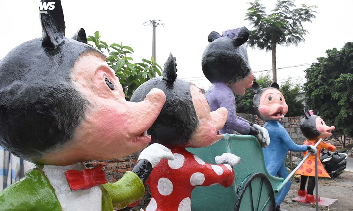 Độc đáo 'gia đình chuột' khổng lồ nắm tay nhau dạo phố Hải Phòng - 13