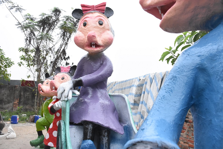 Độc đáo 'gia đình chuột' khổng lồ nắm tay nhau dạo phố Hải Phòng - 12