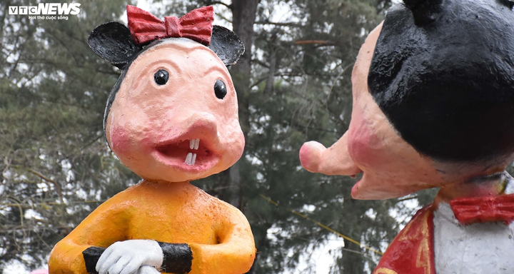 Độc đáo 'gia đình chuột' khổng lồ nắm tay nhau dạo phố Hải Phòng - 5