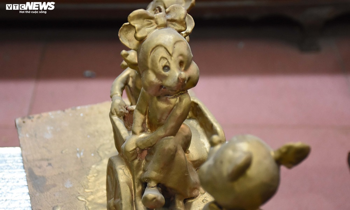 Độc đáo 'gia đình chuột' khổng lồ nắm tay nhau dạo phố Hải Phòng - 11