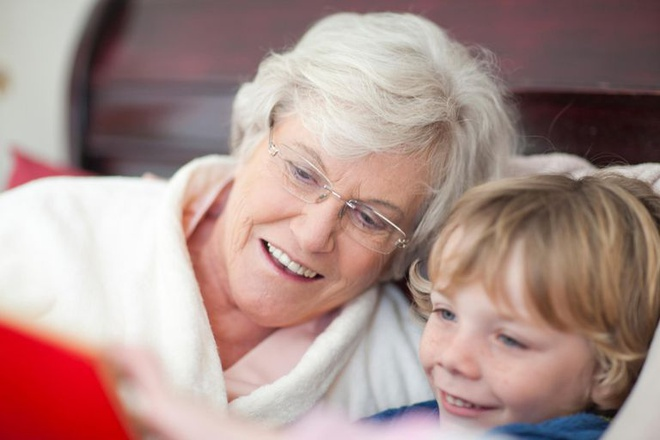 Những điều ông bà không nên làm để tránh ảnh hưởng xấu tới trẻ - 2