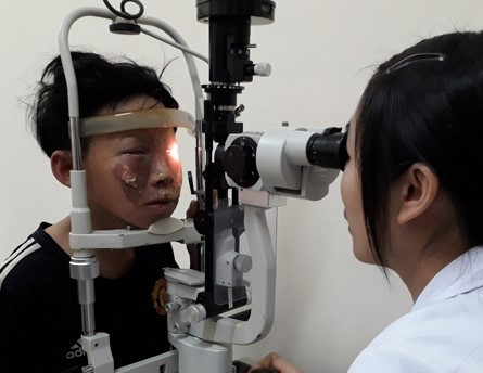 Tự chế pháo chơi Tết, một học sinh Hà Tĩnh bị bỏng nặng - 1