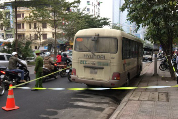 Tài xế chết bất thường trên ô tô 29 chỗ - 1
