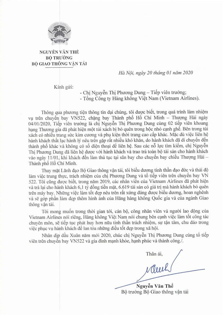 Tiếp viên Vietnam Airlines nhận thư khen từ Bộ trưởng Giao thông Vận tải - 2