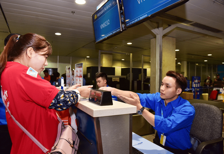Hơn 1.000 người lao động tiêu biểu về quê đón Tết trên chuyến bay của Vietnam Airlines - 3