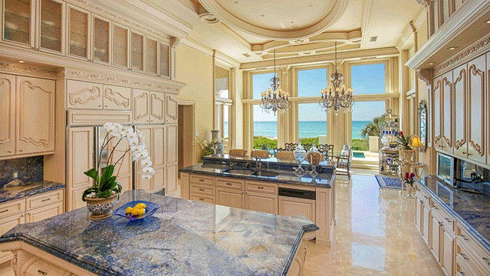 Giảm giá 'kịch sàn', biệt thự hướng biển triệu USD vẫn 'ế' - 4