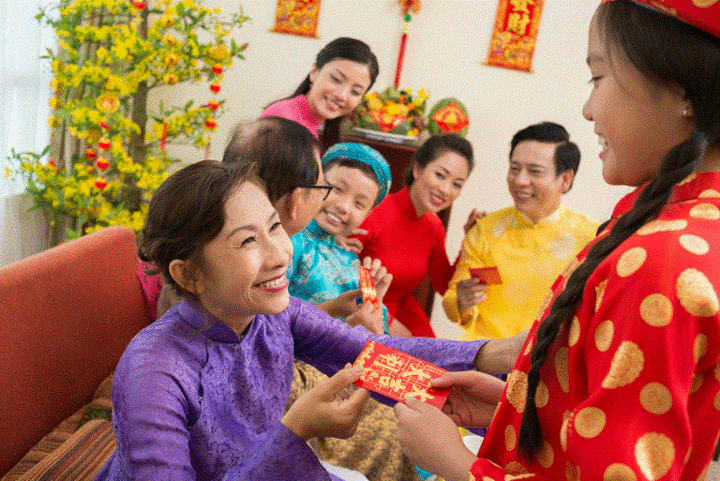 Cha mẹ nên dạy trẻ điều gì trong Tết cổ truyền? - 1