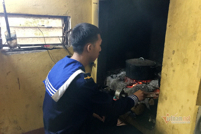 Lính hải quân bày lá gói bánh chưng, cùng nhau đón Tết cổ truyền nơi đảo xa - 15