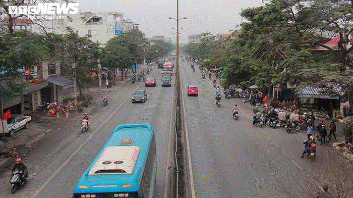 Ảnh: Xe biển xanh, biển đỏ đua nhau lấn làn xe máy trên cung đường 'tử thần' Hải Phòng - 2