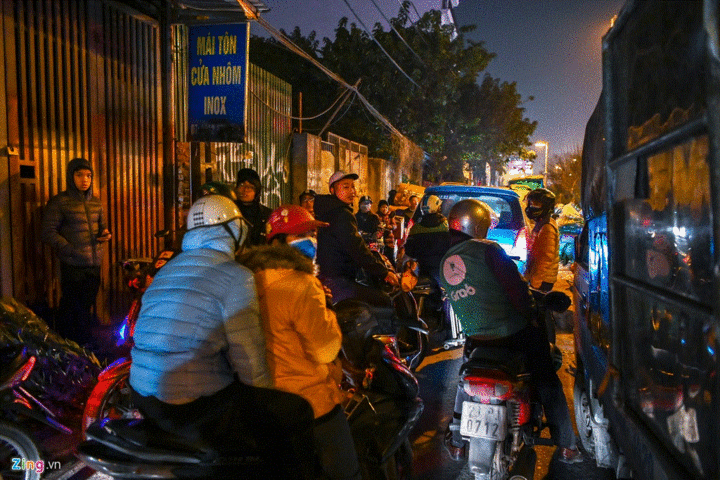Hà Nội kẹt xe hàng km từ mờ sáng 28 Tết - 9
