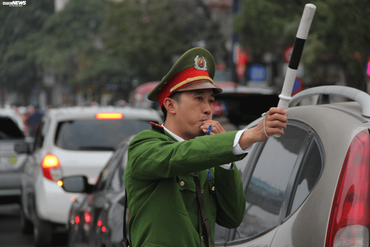 Người lao động về quê ăn Tết, cửa ngõ Hà Nội ùn tắc kéo dài - 8