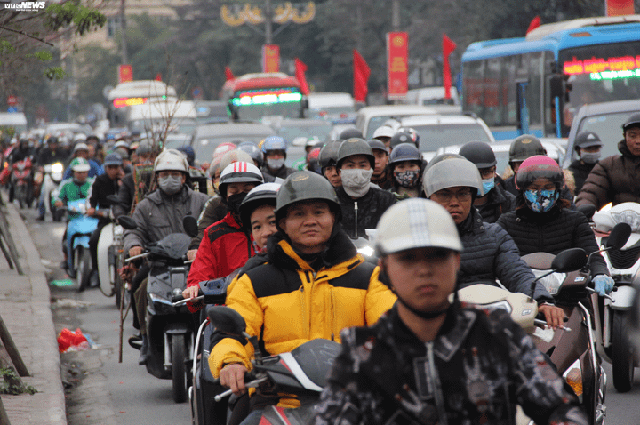 Người lao động về quê ăn Tết, cửa ngõ Hà Nội ùn tắc kéo dài - 4