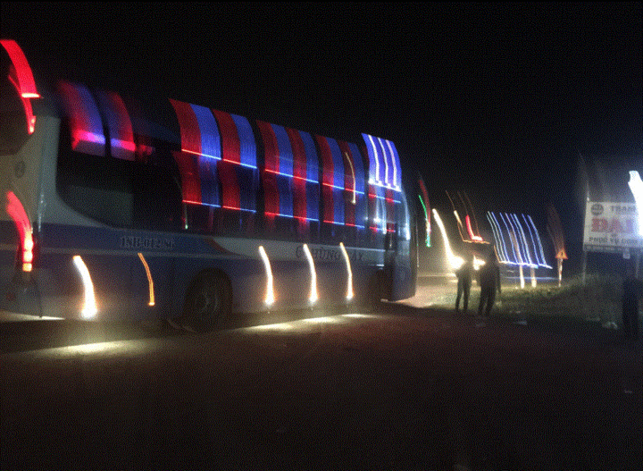 Khốn khổ cảnh hành khách ăn 'cơm tù' trong xe giường nằm ngày Tết - 3