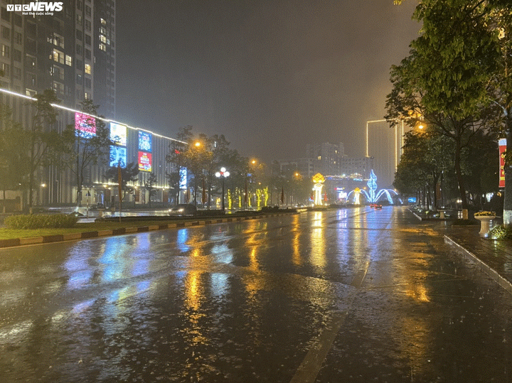 Bắc Ninh mưa lớn, nhiều tuyến phố ngập sâu đêm Giao thừa - 1