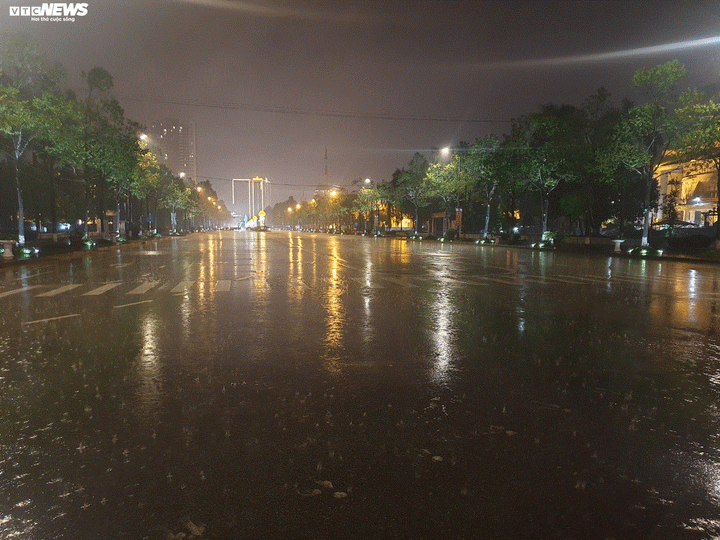 Bắc Ninh mưa lớn, nhiều tuyến phố ngập sâu đêm Giao thừa - 5