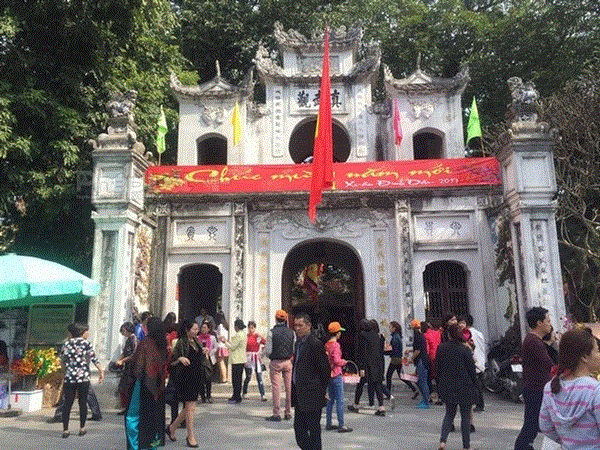 Những đền, chùa nổi tiếng linh thiêng nhất định phải ghé thăm dịp Tết tại Hà Nội - 3